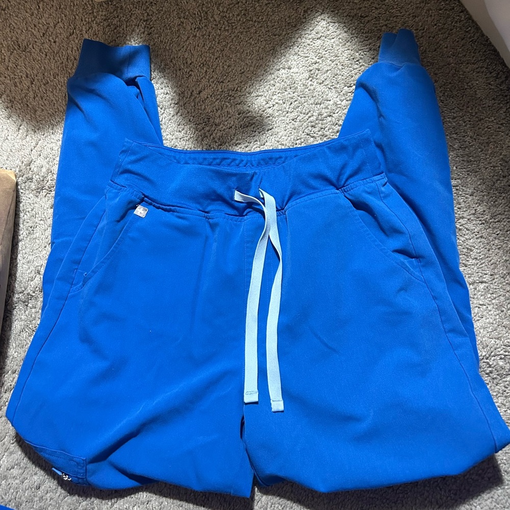 FIGS High waisted Zamora jogger scrub pants